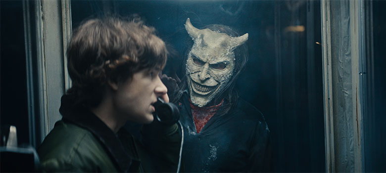 El teléfono negro 2, un gélido e intrigante retorno de ultratumba